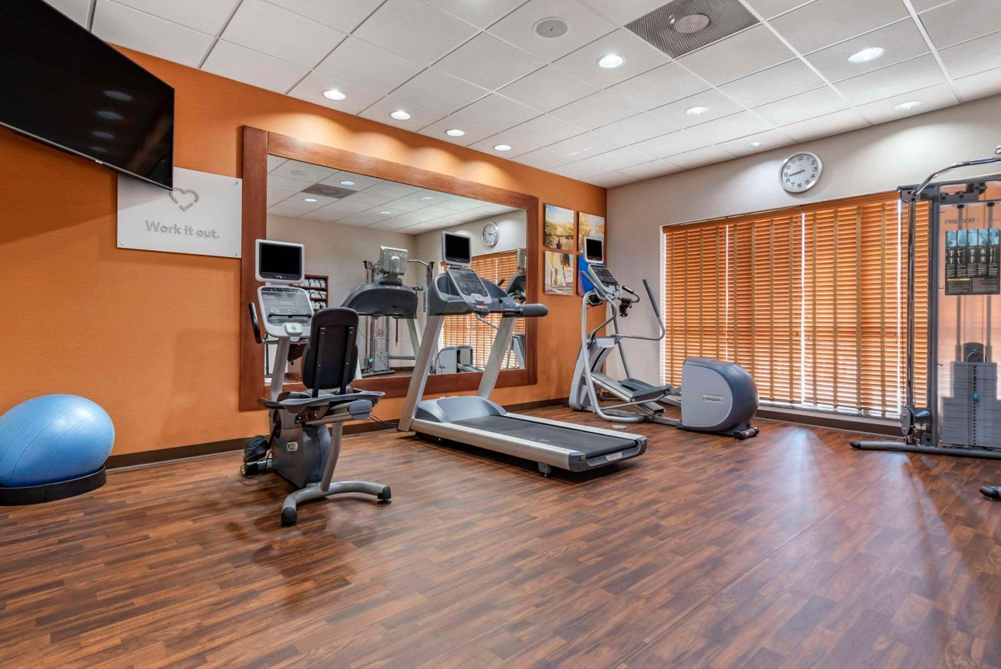 Comfort Suites Airport Luckney Zewnętrze zdjęcie