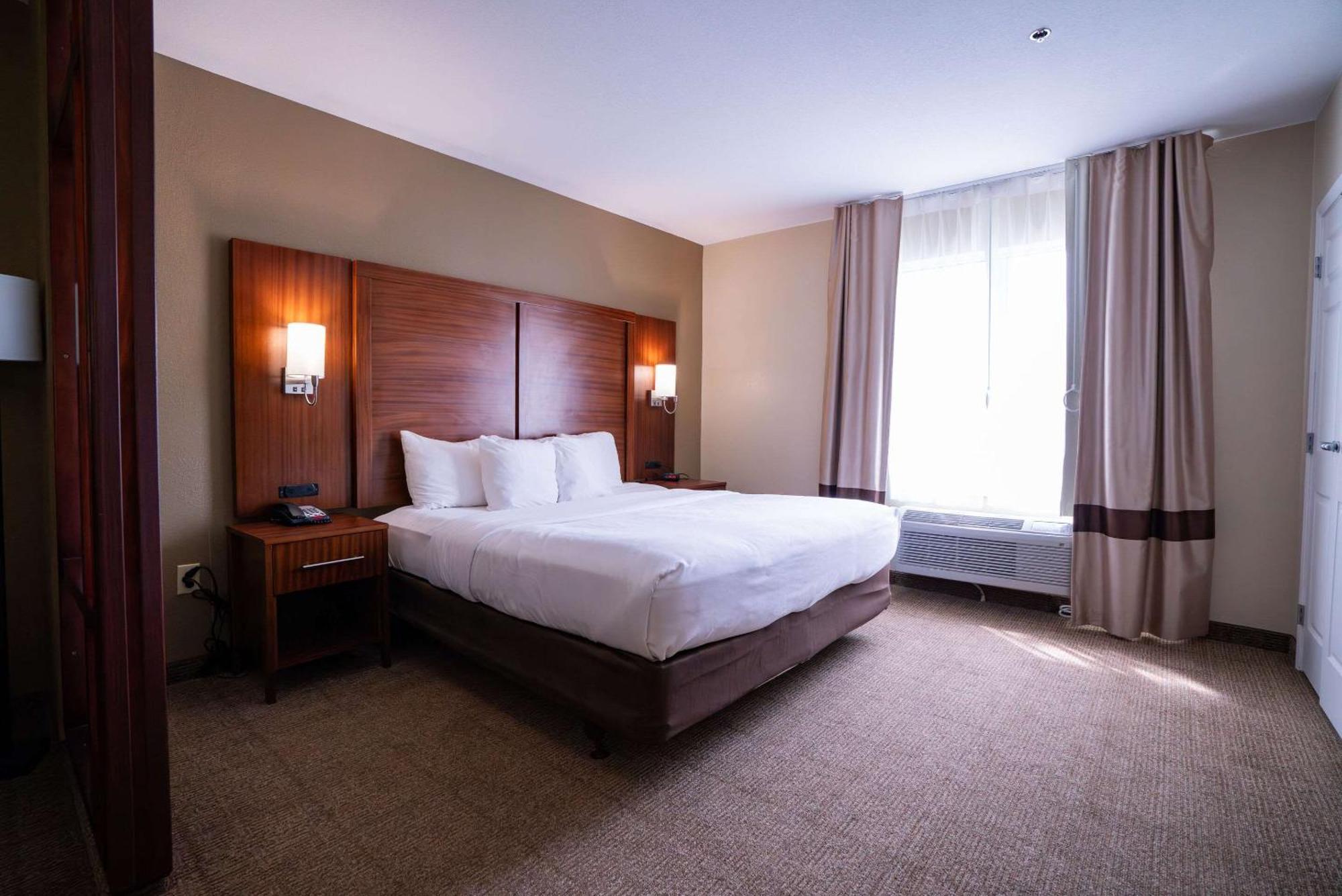 Comfort Suites Airport Luckney Zewnętrze zdjęcie